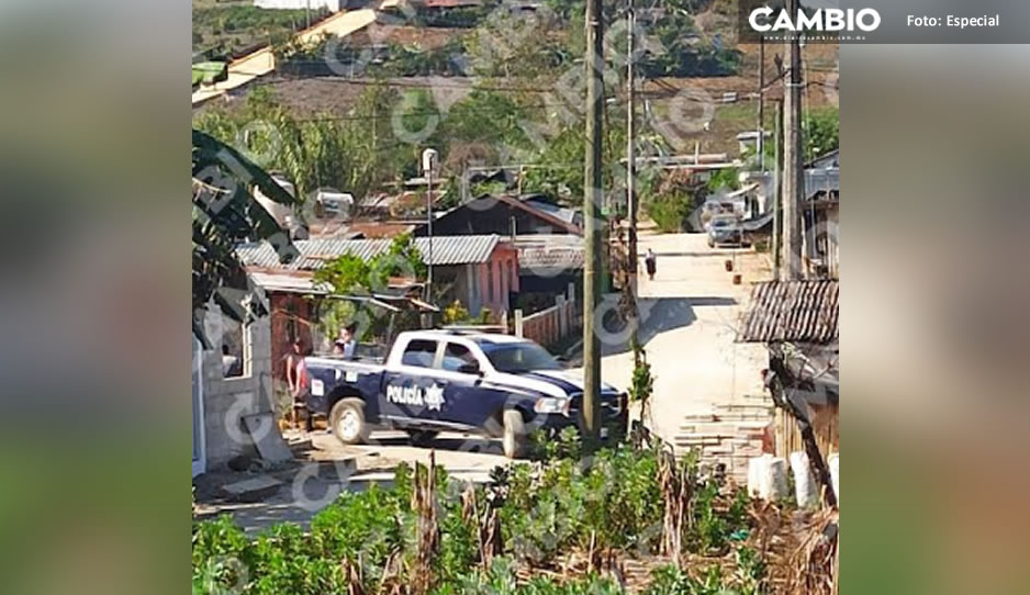 Con palos y piedras; batalla campal deja cuatro detenidos en Chiconcuautla
