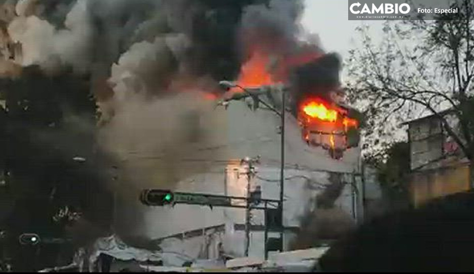 ¡Arde Tepito! Se registra fuerte incendio en bodega de zapatos (VIDEOS)