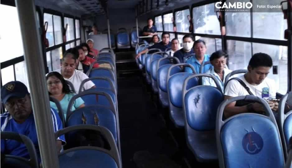 Habitantes de Ixtacamaxtitlán piden la intervención de Sergio Salomón por aumento excesivo de pasaje