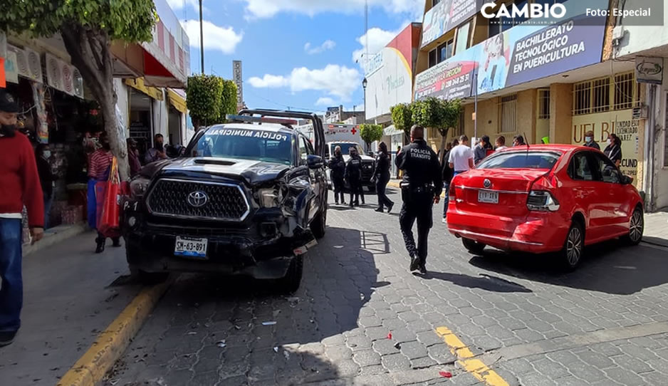 Patrulla de Tehuacán choca vs auto; hay un lesionado