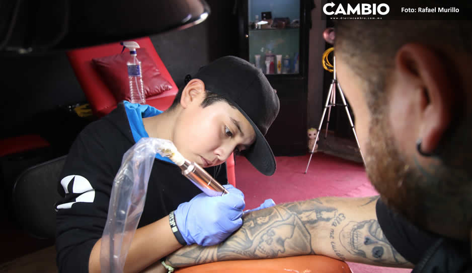 Se cumple un año del primer tatuaje que hizo Brandon y apenas tiene 11 años (FOTOS Y VIDEO)