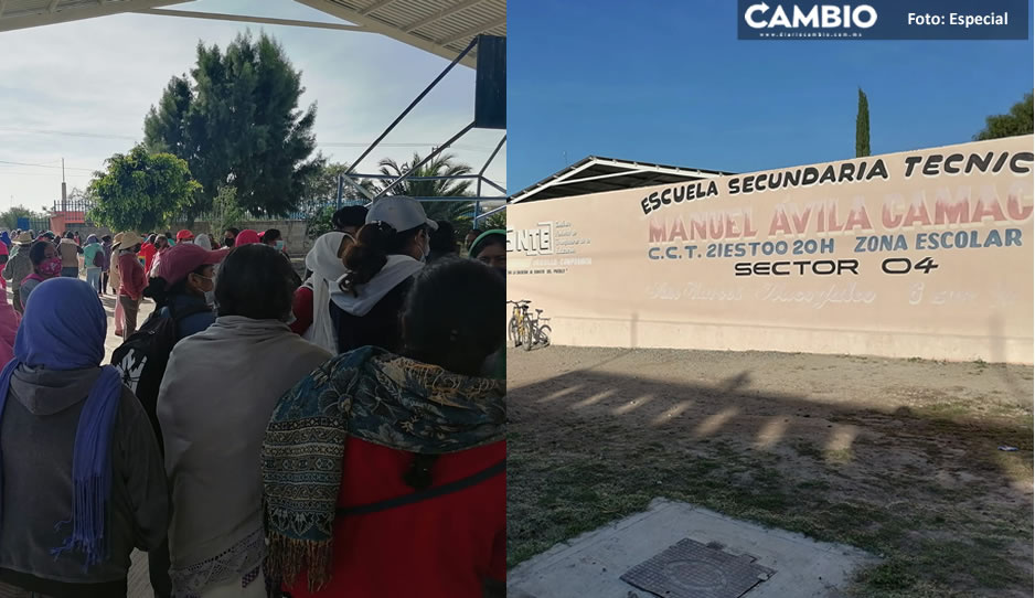 Padres de familia exigen cambio de director de Escuela Técnica N°20 en Tlacoyalco