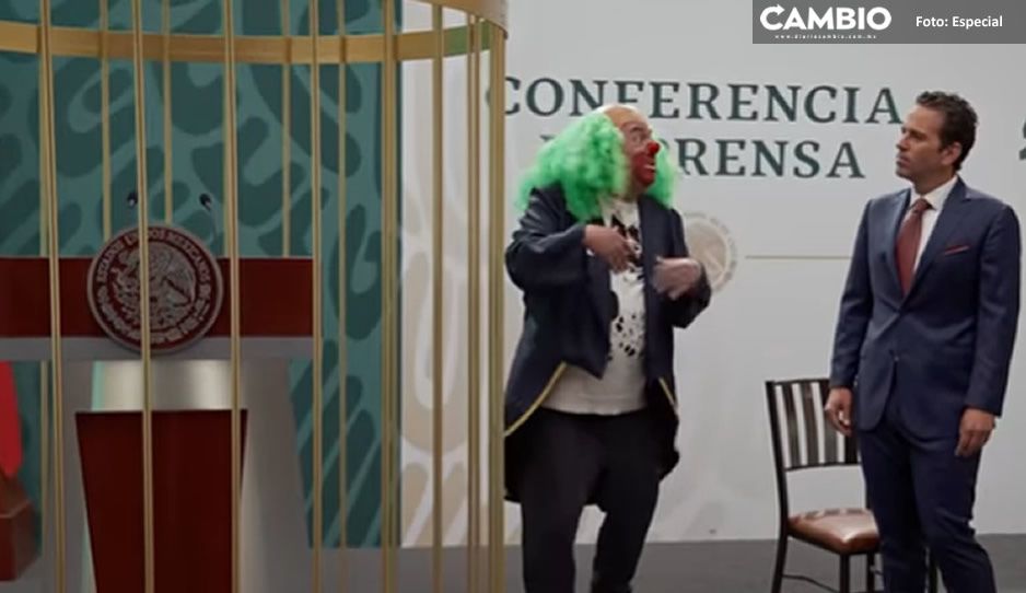 VIDEO: Brozo y Loret se burlan de AMLO; llevaron una jaula de oro a la &#039;mañanera&#039;