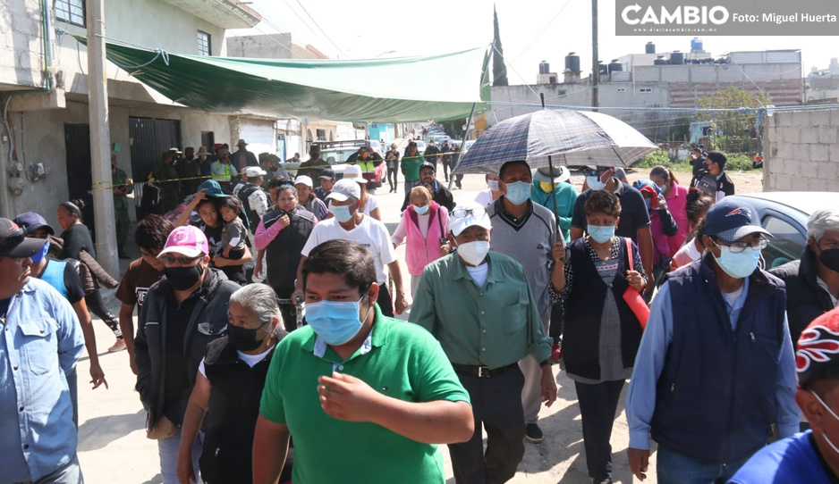 Limosneros con garrote: afectados de Xochimehuacan no les gusta la reubicación y se ponen léperos (VIDEO)