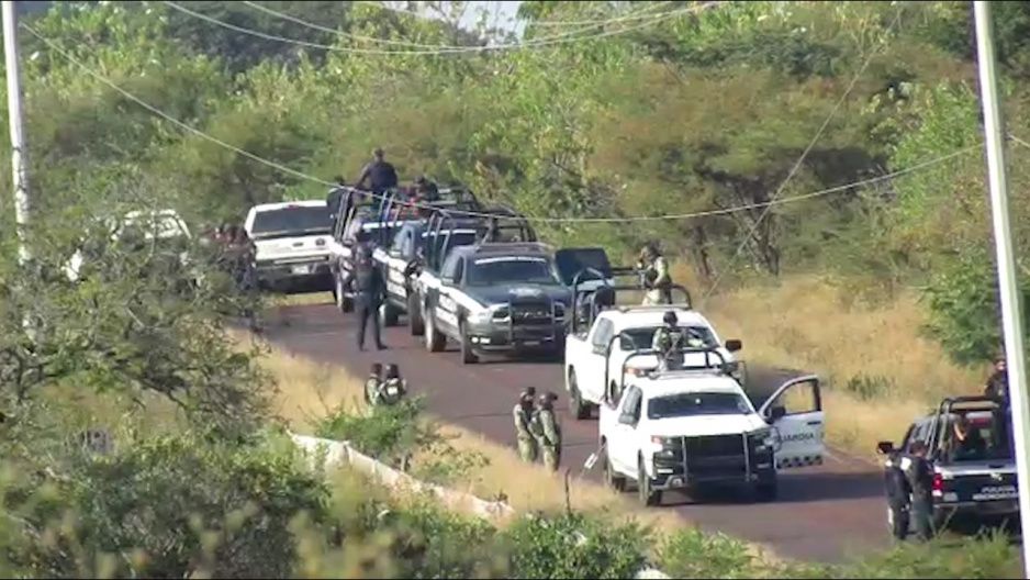 FUERTES FOTOS: Masacran a cinco en Michoacán y los dejan apilados