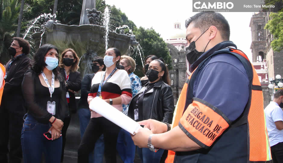 Poblanos se suman a macro simulacro, participan en escuelas, plazas, Casa Aguayo y Palacio Municipal (FOTOS Y VIDEOS)