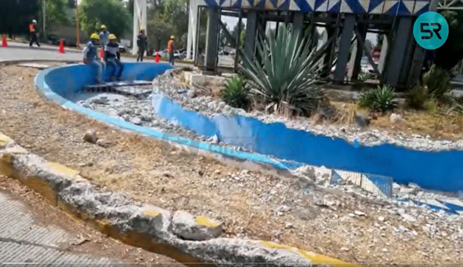 VIDEO: Así desmantelan la torre morenovallista del Bulevar Hermanos Serdán