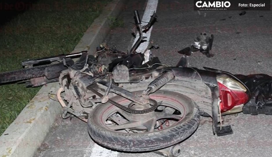 Motociclista muere tras estrellarse vs un poste en San Andrés Cholula ¡iba a exceso de velocidad!