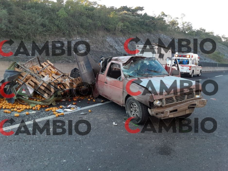 Por falla mecánica casi mueren en la autopista México-Tuxpan