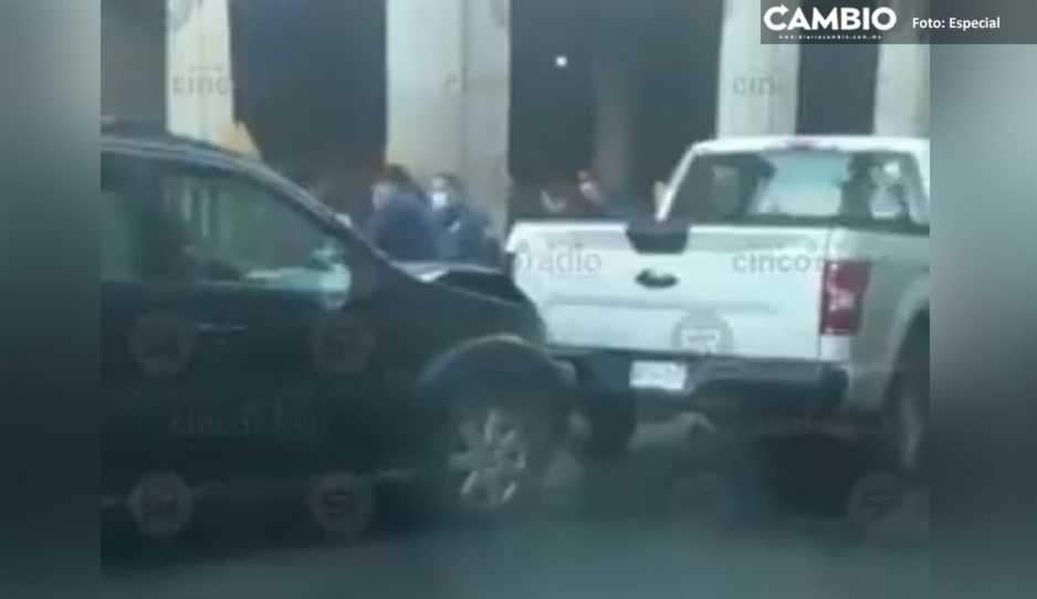 Carambola en el distribuidor Juárez-Serdán provoca tráfico intenso
