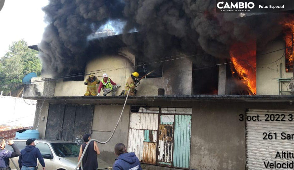 Protección Civil y bomberos controlan incendio en Huauchinango