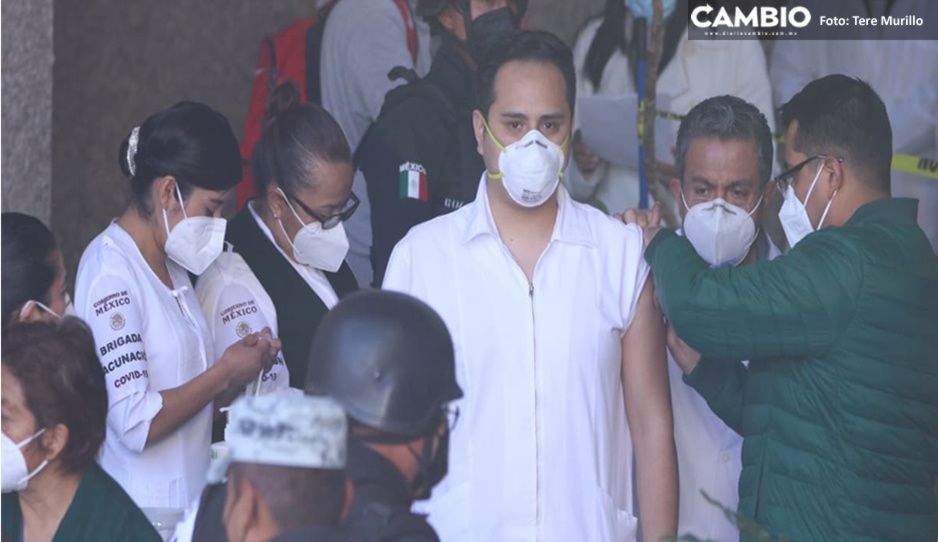 EN VIVO: Arranca vacunación para personal de salud de 20 hospitales COVID de Puebla