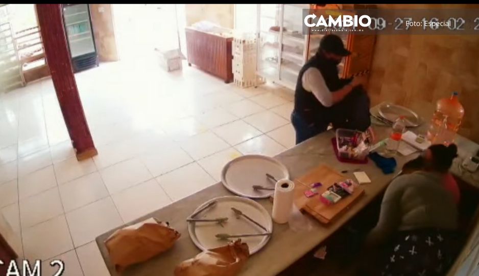 VIDEO: ¡Hasta el pancito se llevaron! Ladronas asaltan panadería en San Luis Potosí