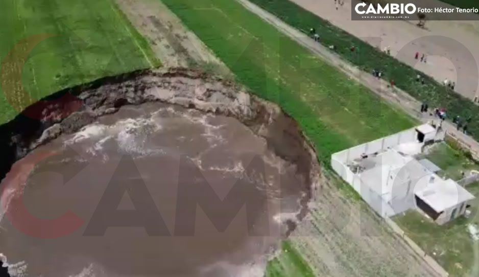 Socavón de Juan C Bonilla sigue creciendo; está a unos metros de tragarse una casa (VIDEO)