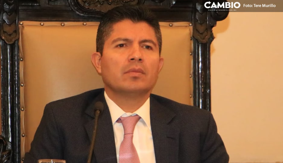 En medio de la ola de violencia y con trimestre más violento, Lalo se subió el sueldo 20 % en lo oscurito