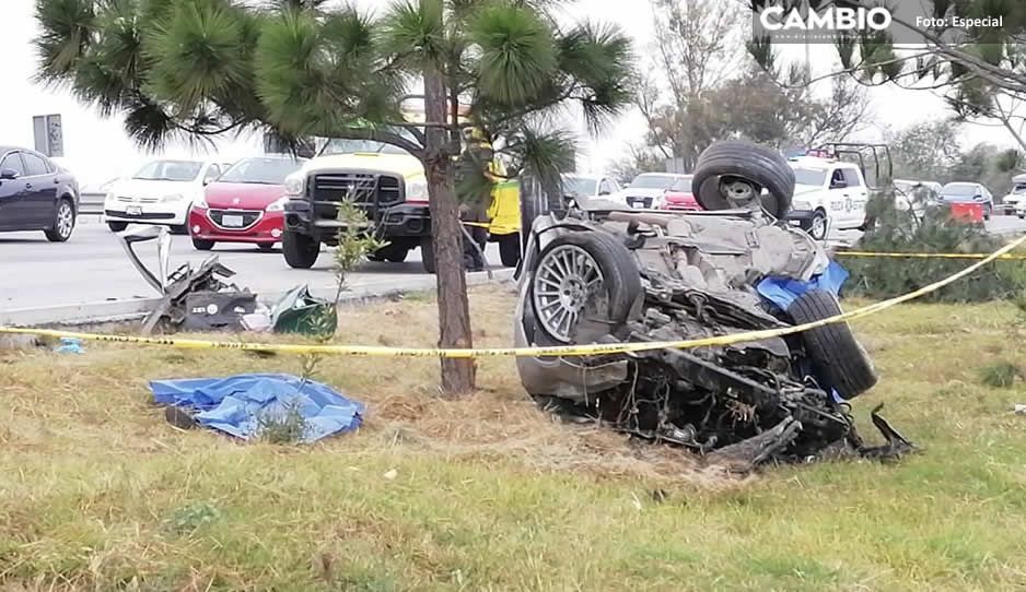 Terrible volcadura de auto en Periférico Ecológico deja un muerto y una mujer lesionada (FOTOS y VIDEO)