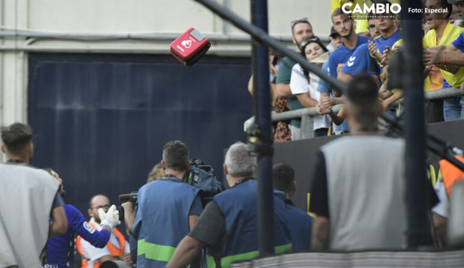Detienen el Cádiz vs Barcelona por infartó de aficionado en las gradas