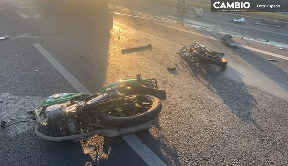 Motociclista sale volando y muere tras chocar vs coche en la Recta a Cholula (VIDEO)