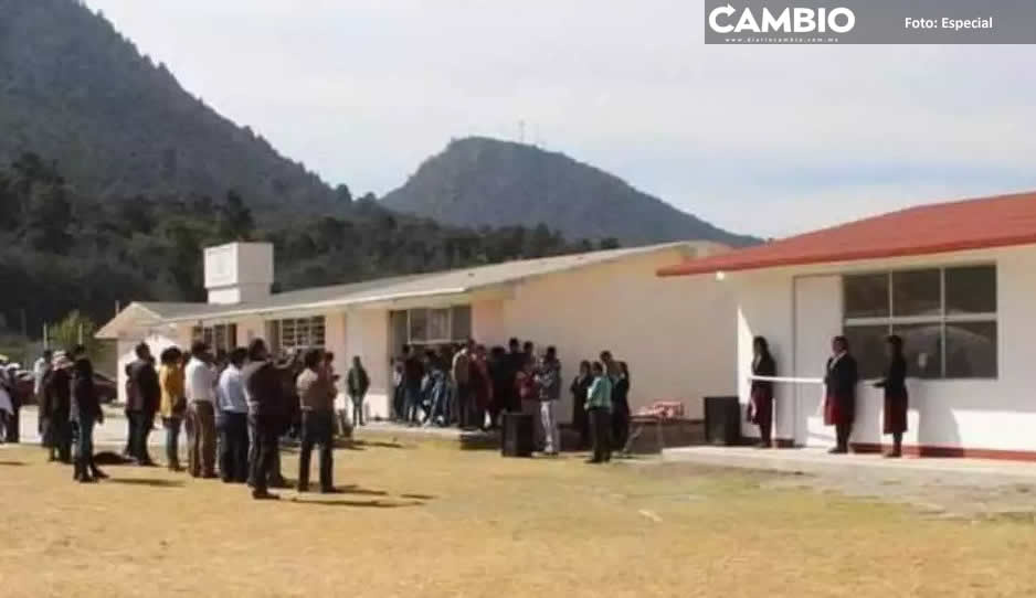 Comando armado somete a alumnos y maestros para robar en bachillerato de Nopalucan