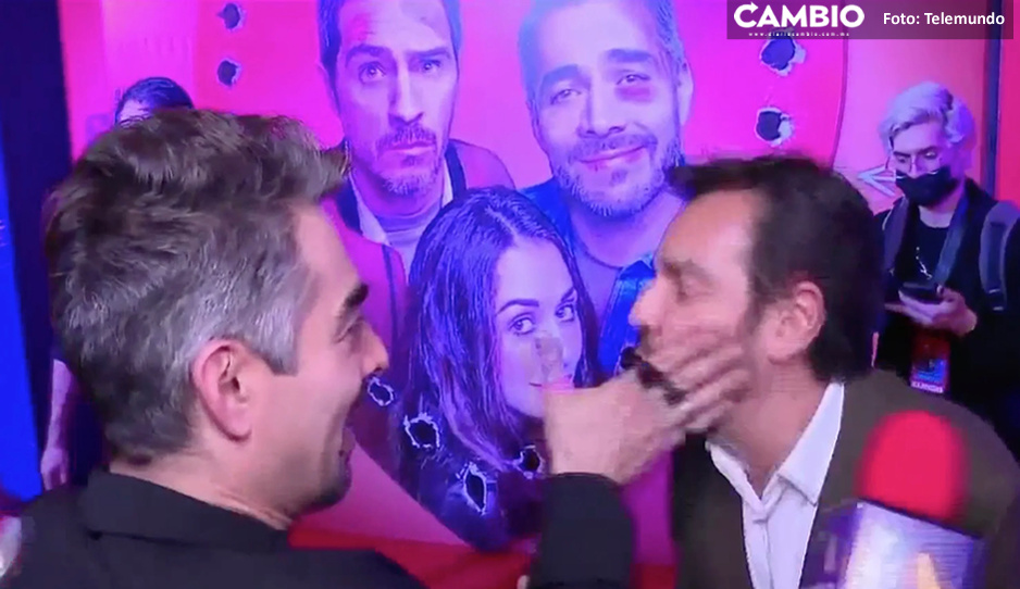 Eugenio Derbez y Omar Chaparro recrean cachetada de Will Smith (VIDEO)