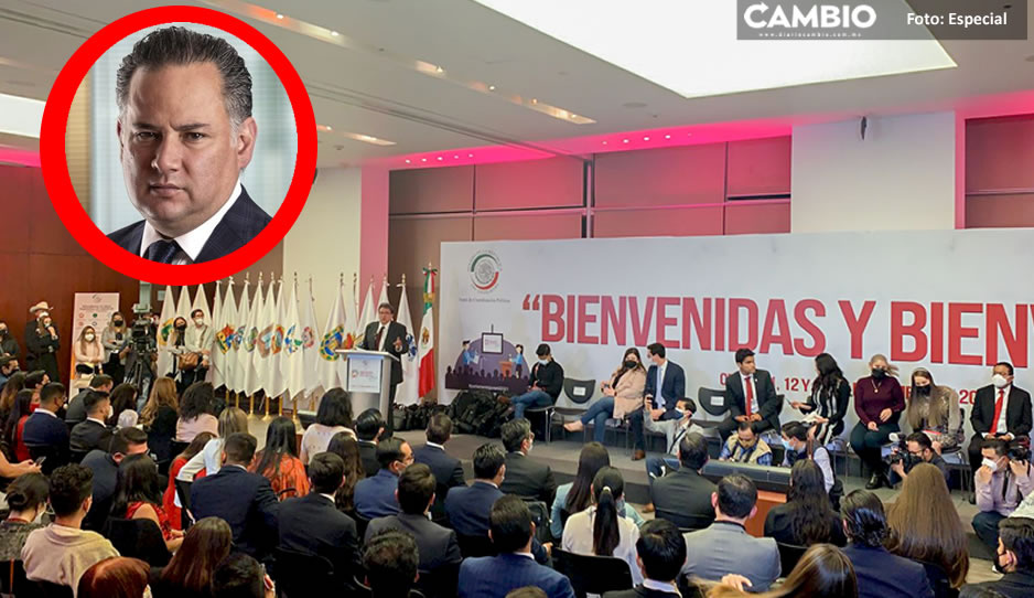 &quot;Como novia de Pueblo...&quot;; Santiago Nieto no llega al Parlamento Juvenil del Senado