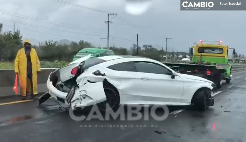 Conductor choca un Mercedes en la federal Izucar-Atlixco y se da a la fuga