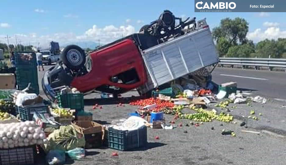 ¡Ay no mi brócoli! Camioneta verduras termina volcada en la carretera Esperanza-Acatzingo