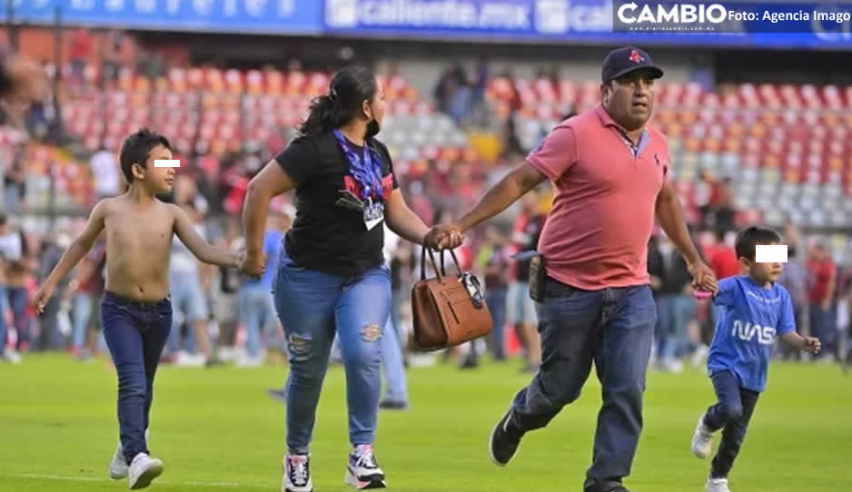 Luto en el fútbol: Barbarie en el Querétaro vs Atlas deja 22 lesionados; extraoficialmente reportan 15 muertos