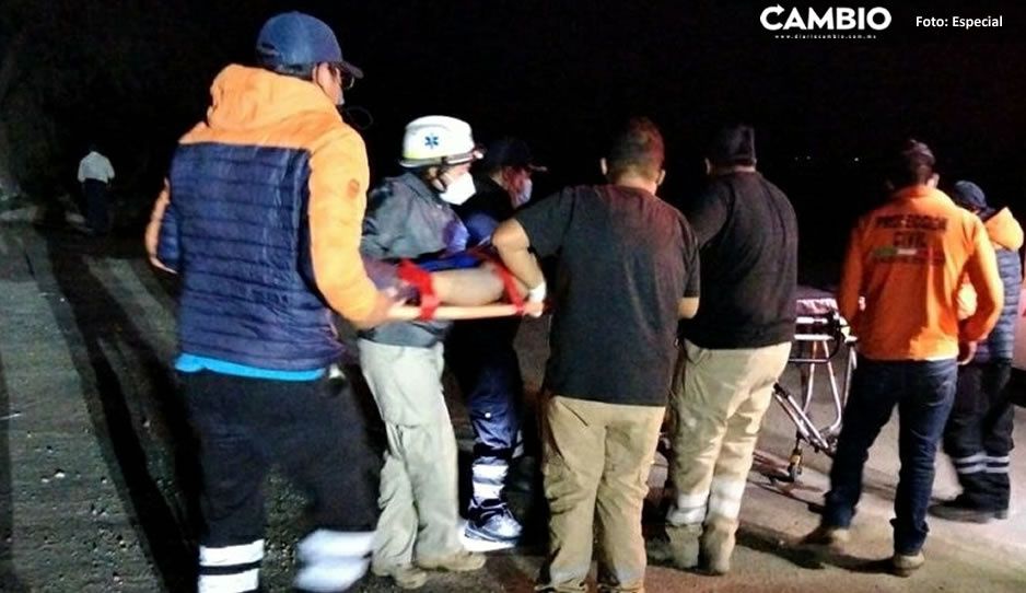 Se tiñe de rojo la Puebla-Tehuacán; menor de edad muere tras derraparse en una moto