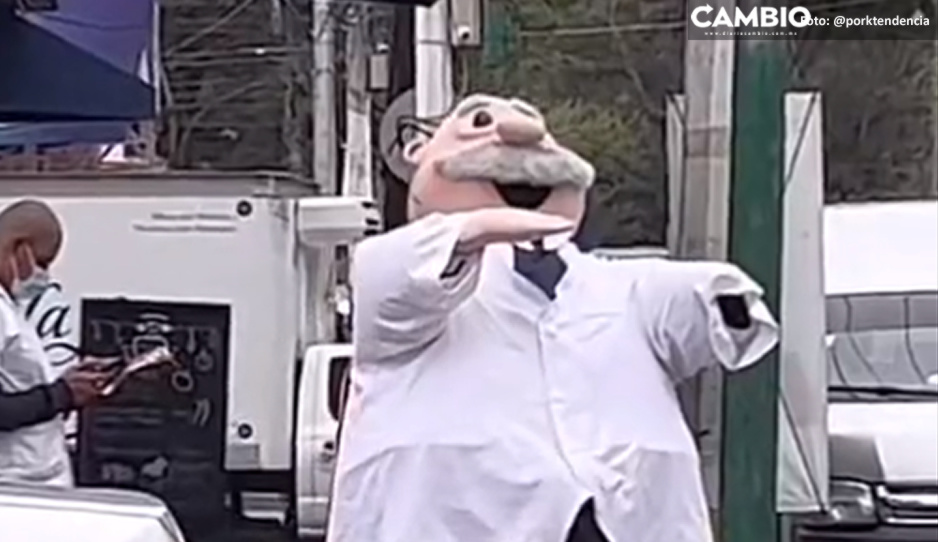 Captan a Dr. Simi mientras le hacen un favorcito en plena calle (VIDEO)
