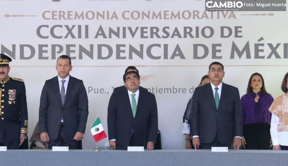 Barbosa encabeza ceremonia del 212 aniversario de la Independencia de México (VIDEO)