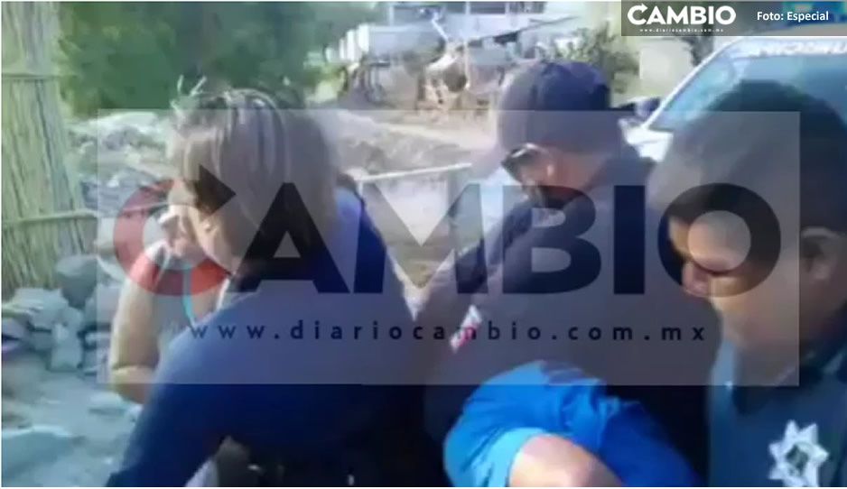 VIDEO: Polis de Zinacatepec detienen con violencia excesiva a familia de tapa baches