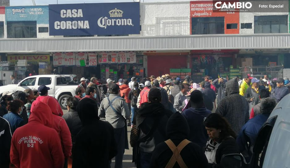 ¡Alarma en la Central de Abasto! 28 de Octubre amenaza enfrentarse a golpes con locatarios (VIDEO)