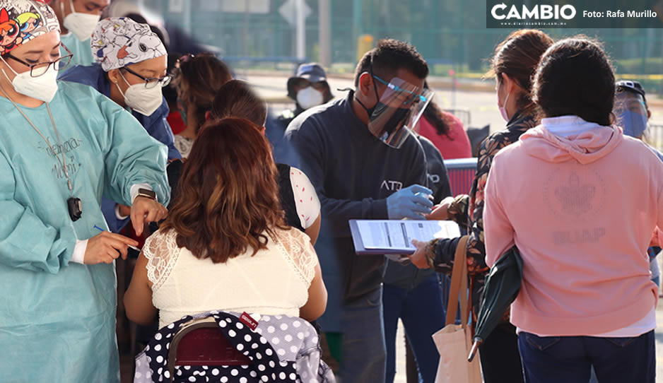 Más de 98 mil profesores recibieron dosis de refuerzo vs COVID