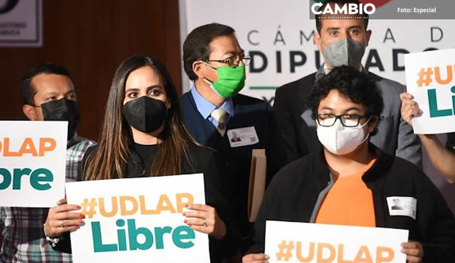 Diputados federales panistas llevan a San L&aacute;zaro protesta de universitarios de la UDLAP (VIDEOS)