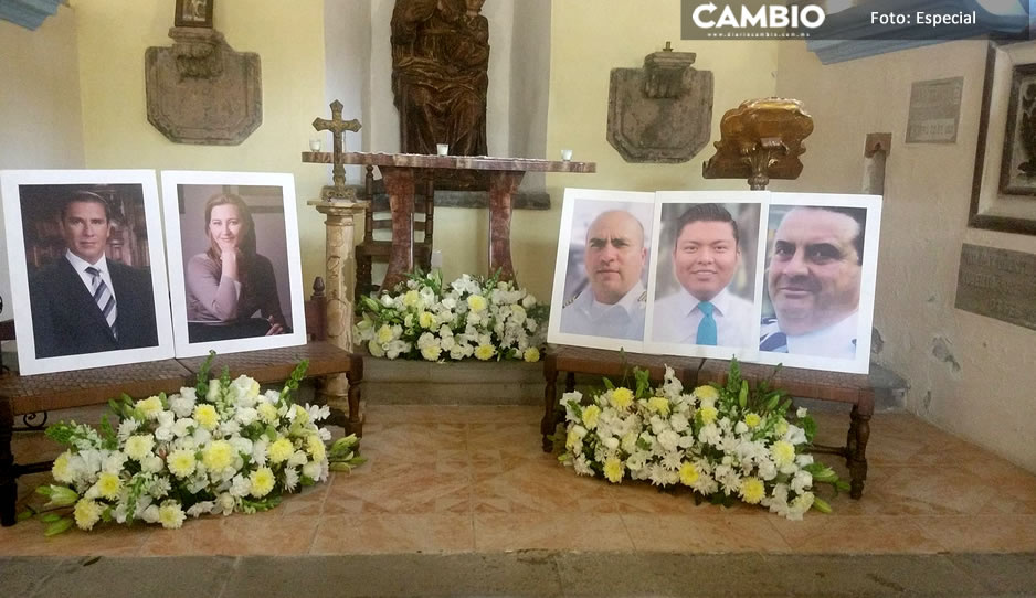 Familiares y amigos realizan misa a Rafael Moreno Valle y Martha Erika por su 4to aniversario luctuoso (VIDEO)