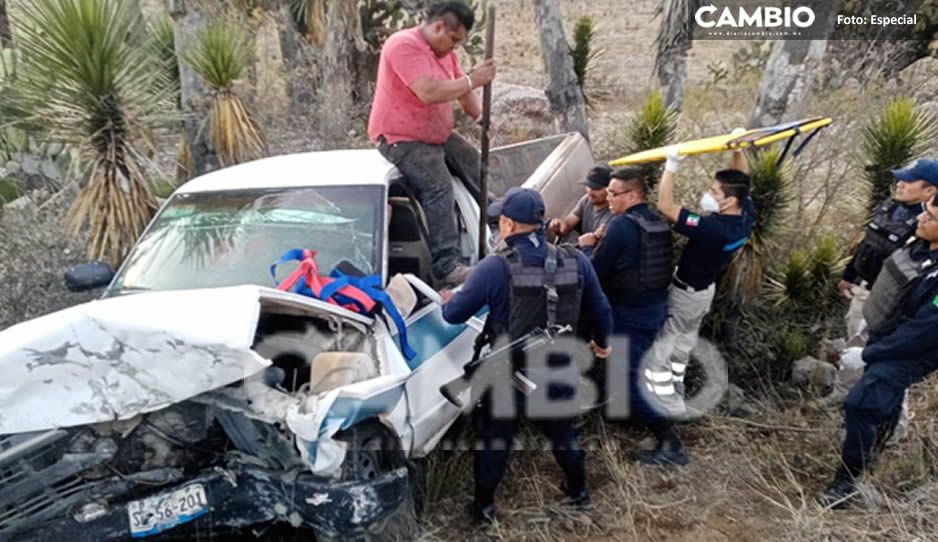 Ebrio pierde el control y termina volcado en carretera federal Azumbilla-El Seco