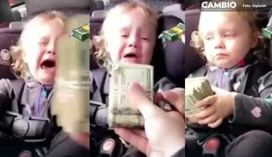 ¡Quién no! Bebita deja de llorar al recibir fajo de billetes y se hace viral (VIDEO)