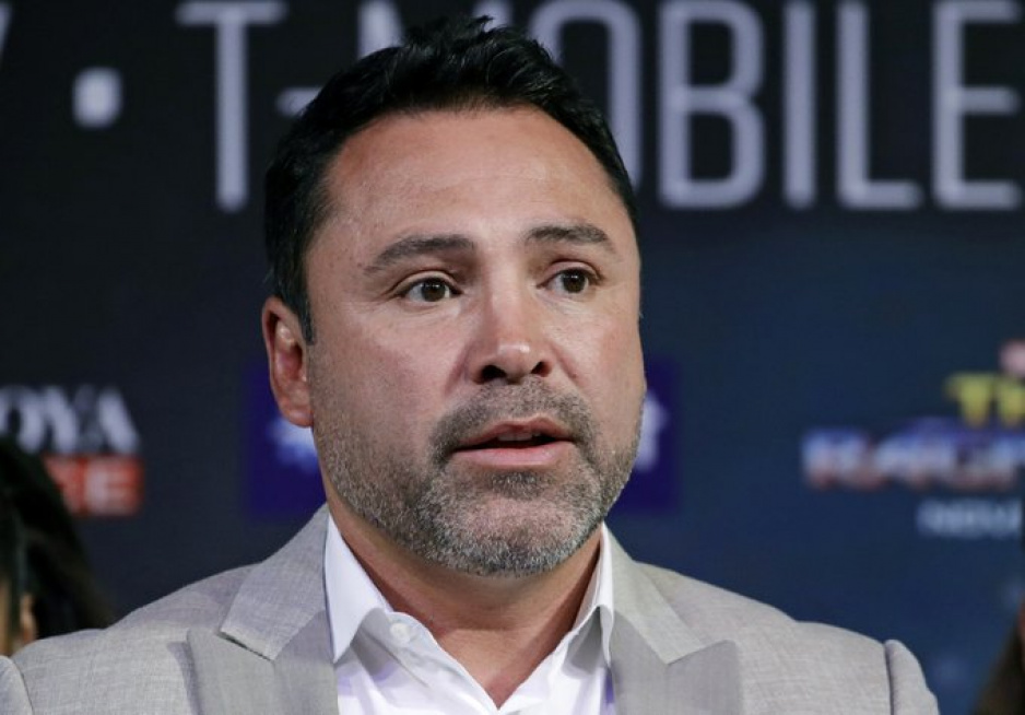 Gancho al hígado para Oscar de la Hoya: lo denuncian por acosador y patán