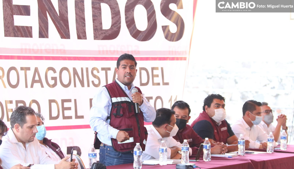 Carlos Hernández organiza evento de simpatizantes de Morena; acude el delegado del partido