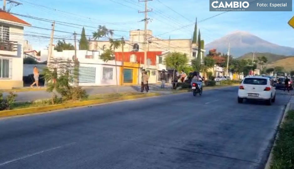 Chocan dos motociclistas por corte de circulación en Atlixco