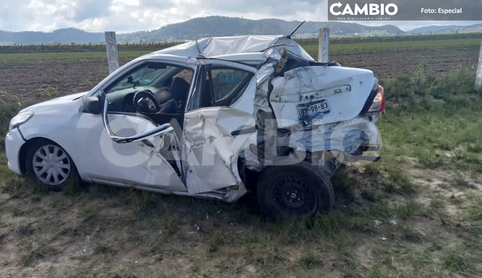 Conductor muere al quedar prensado durante un accidente en la carretera de San Antonio Virreyes - Teziutlán