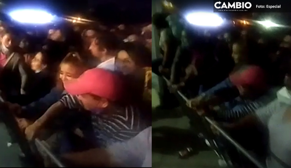 VIDEO: Así tiraron las vallas con Panteón Rococó; cientos de poblanos se quedaron afuera