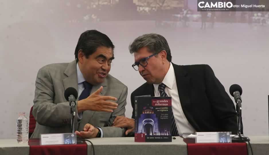 Cobijado por Barbosa, Monreal presenta su libro en Puebla: Las grandes reformas para el cambio de régimen (VIDEO)