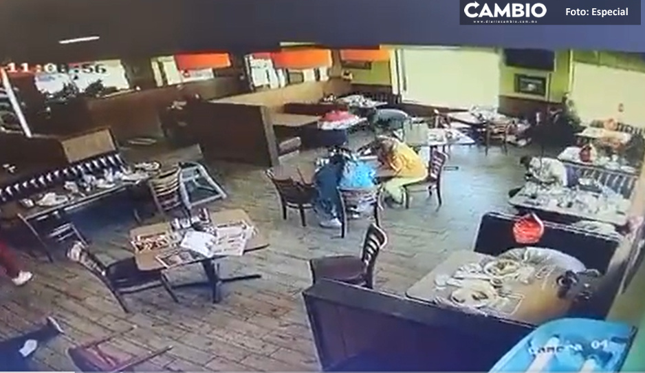 FUERTE VIDEO: Ejecutan a cuatro comensales y dejan a uno más herido, en el restaurante Dennys