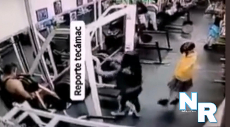 Por jugarle a la fortachona: muere mujer cargando pesas en el gimnasio (FUERTE VIDEO)