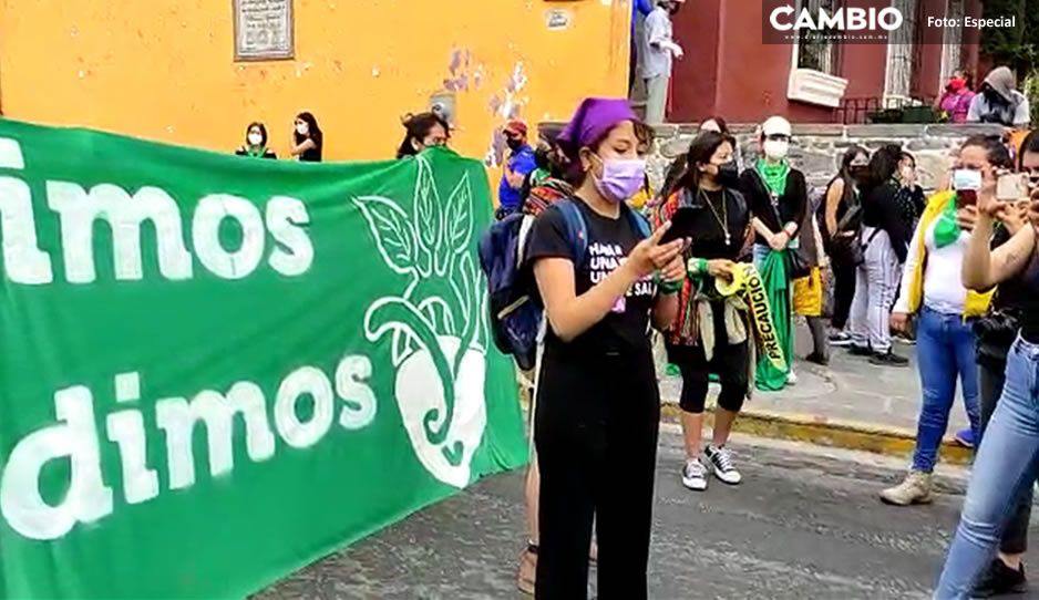 Colectivo Coatlicue Siempre Viva se manifiesta en Bulevar 5 de Mayo para exigir aborto legal (VIDEO)
