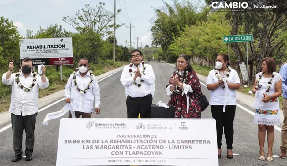 Barbosa encabeza inauguración de carretera Las Margaritas -Acateno