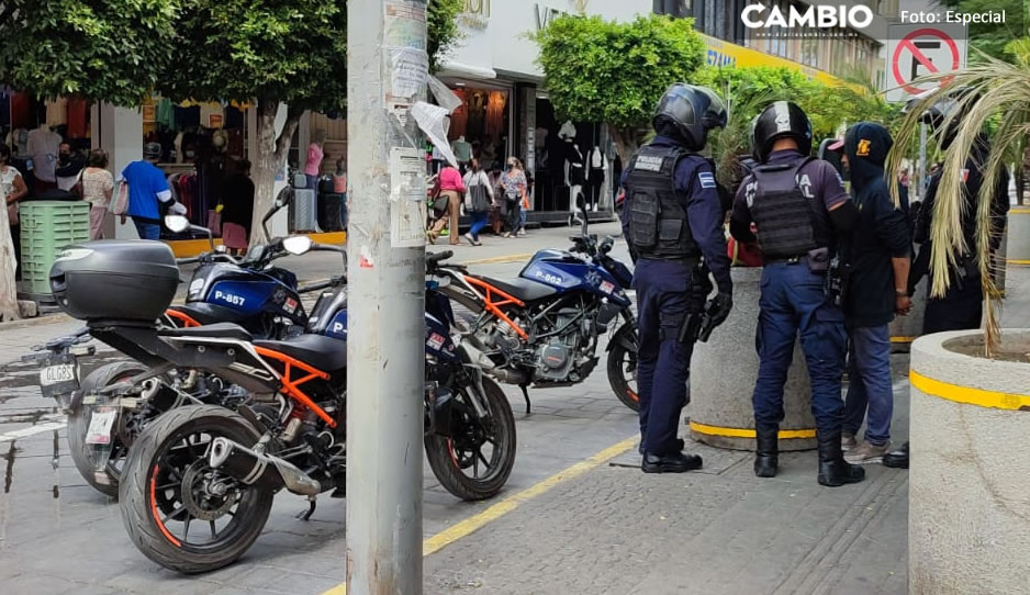 Carteristas golpean y roban 5 mil pesos a mujer en Tehuacán