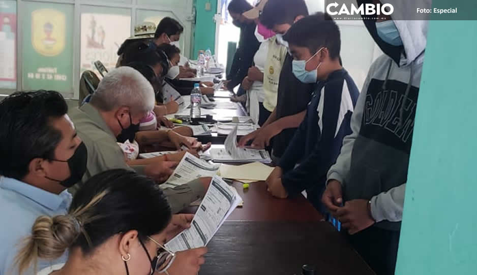 Gran asistencia de menores de 12 años en primera jornada de vacunación contra el Covid en Tecamachalco